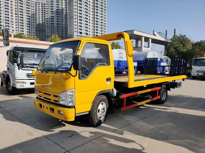 門源汽車雪地困境救援：專業(yè)團隊緊急行動，助您擺脫困境